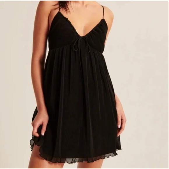 Abercrombie & Fitch Dresses & Skirts - Abercrombie & Fitch Womens Plisse Ruched Babydoll‎ Mini Dress Size XL Tall Black